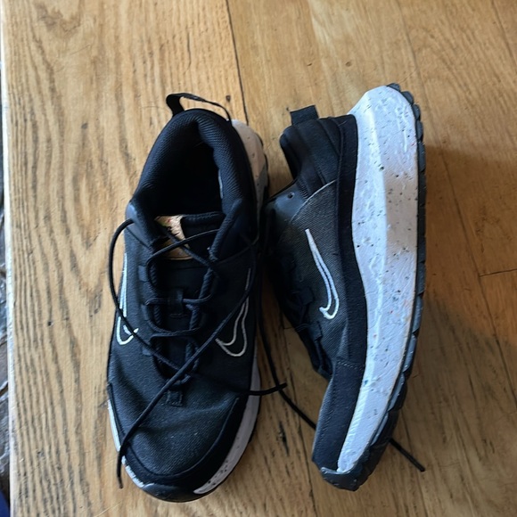Like New Black Nikes - Picture 2 of 6